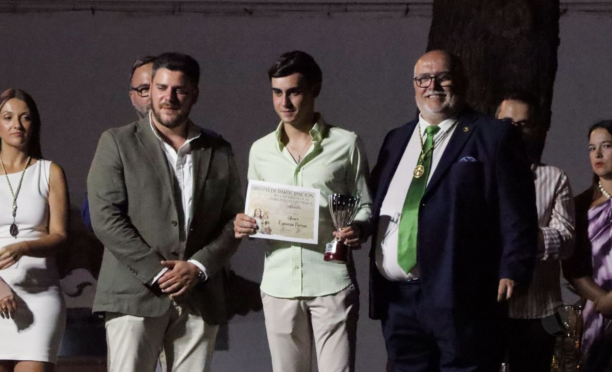 La Hermandad de la Virgen de las Viñas homenajea a Eulogio Benito en el Día del Hermano