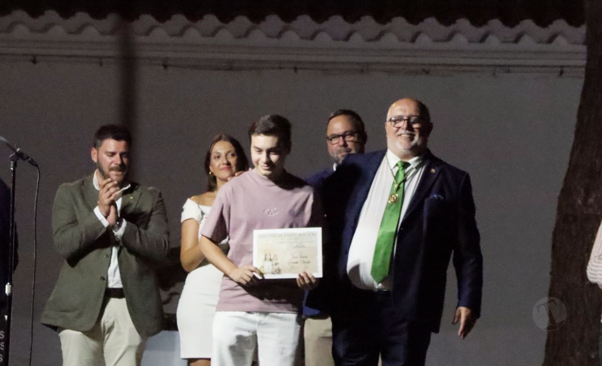 La Hermandad de la Virgen de las Viñas homenajea a Eulogio Benito en el Día del Hermano