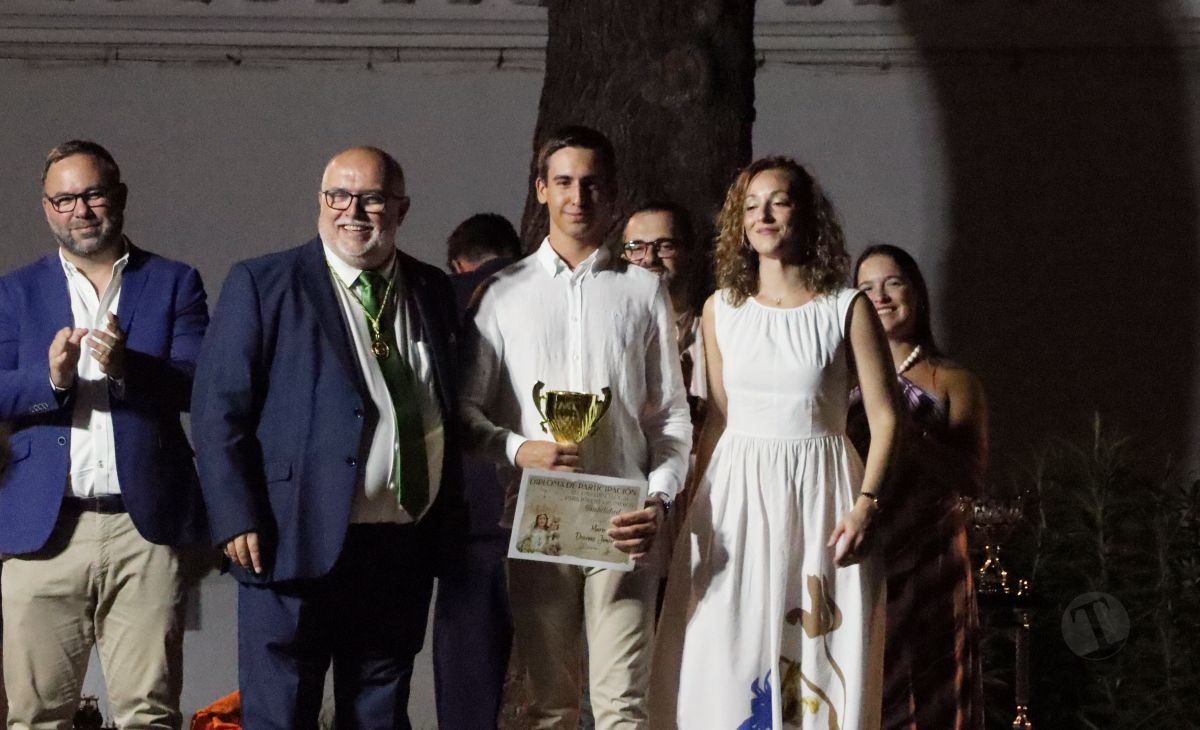 La Hermandad de la Virgen de las Viñas homenajea a Eulogio Benito en el Día del Hermano