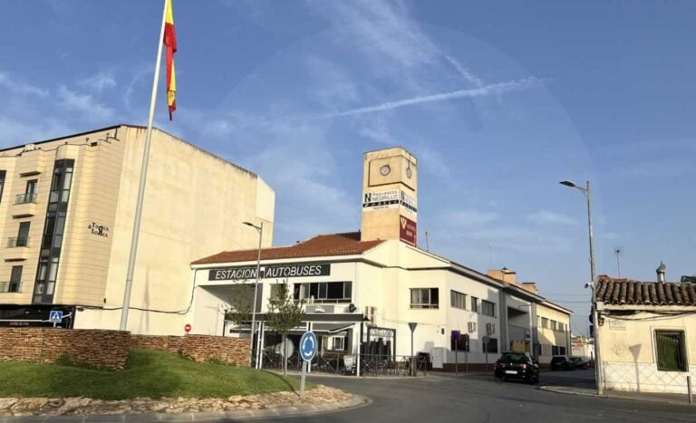 Incendio en el restaurante de la estación de autobuses de Tomelloso deja dos heridos por inhalación de humo