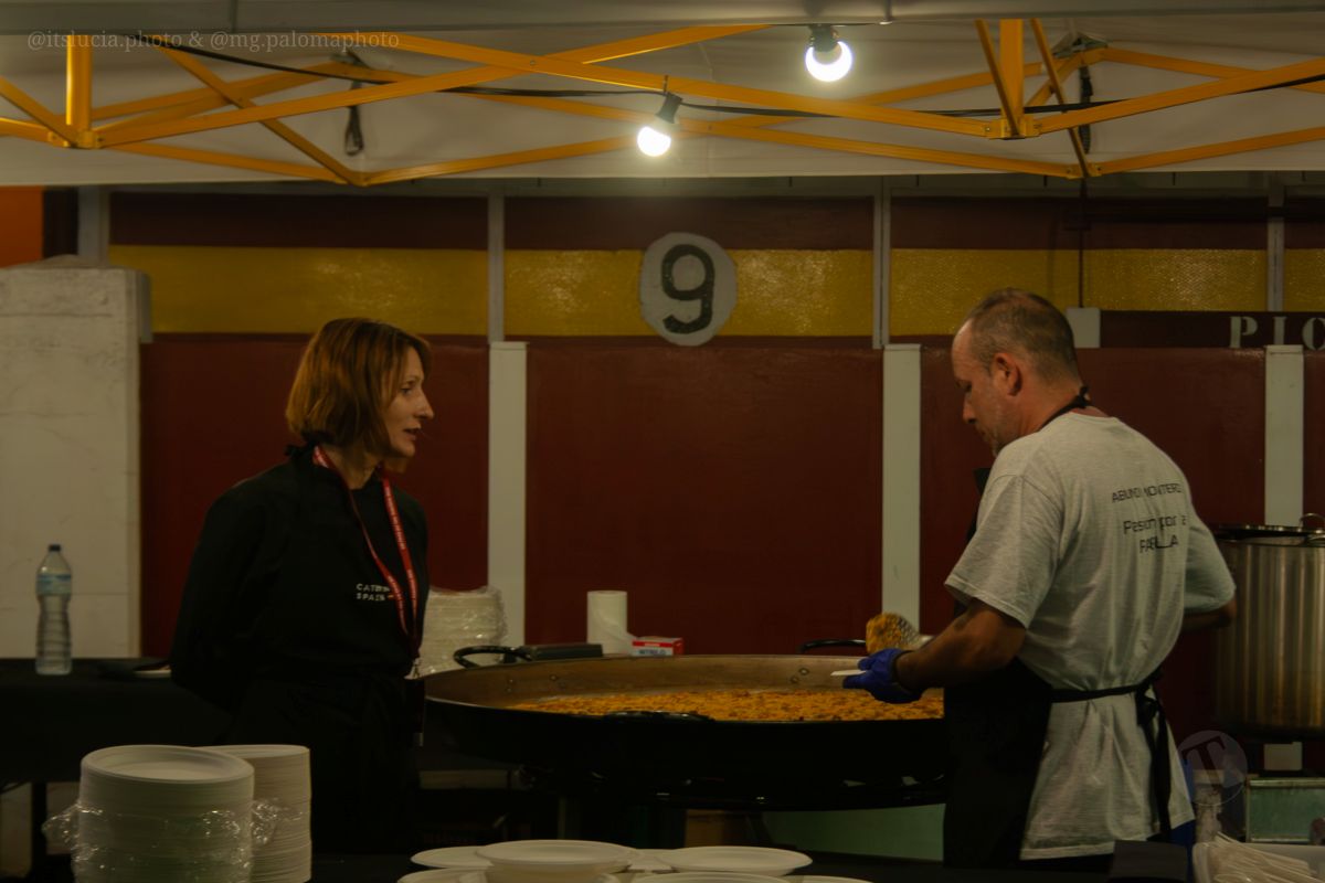 3.000 personas abarrotan la Plaza de Toros en la Fiesta del Vino de Tomelloso