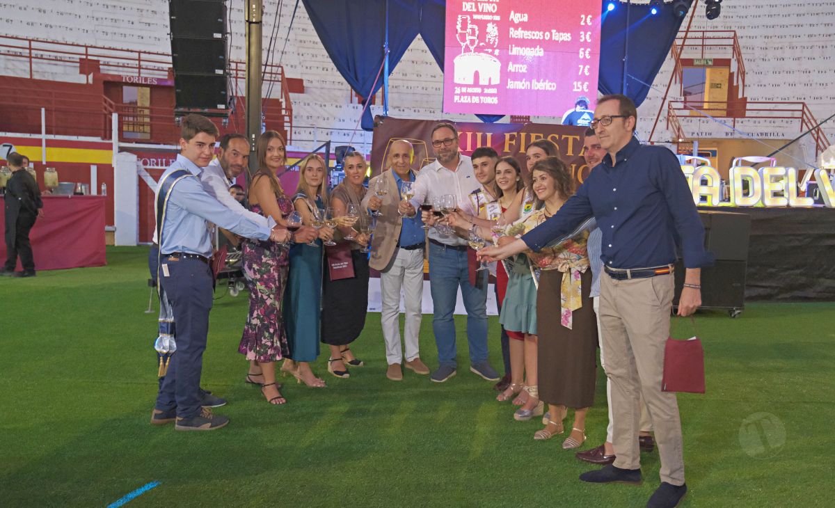 3.000 personas abarrotan la Plaza de Toros en la Fiesta del Vino de Tomelloso