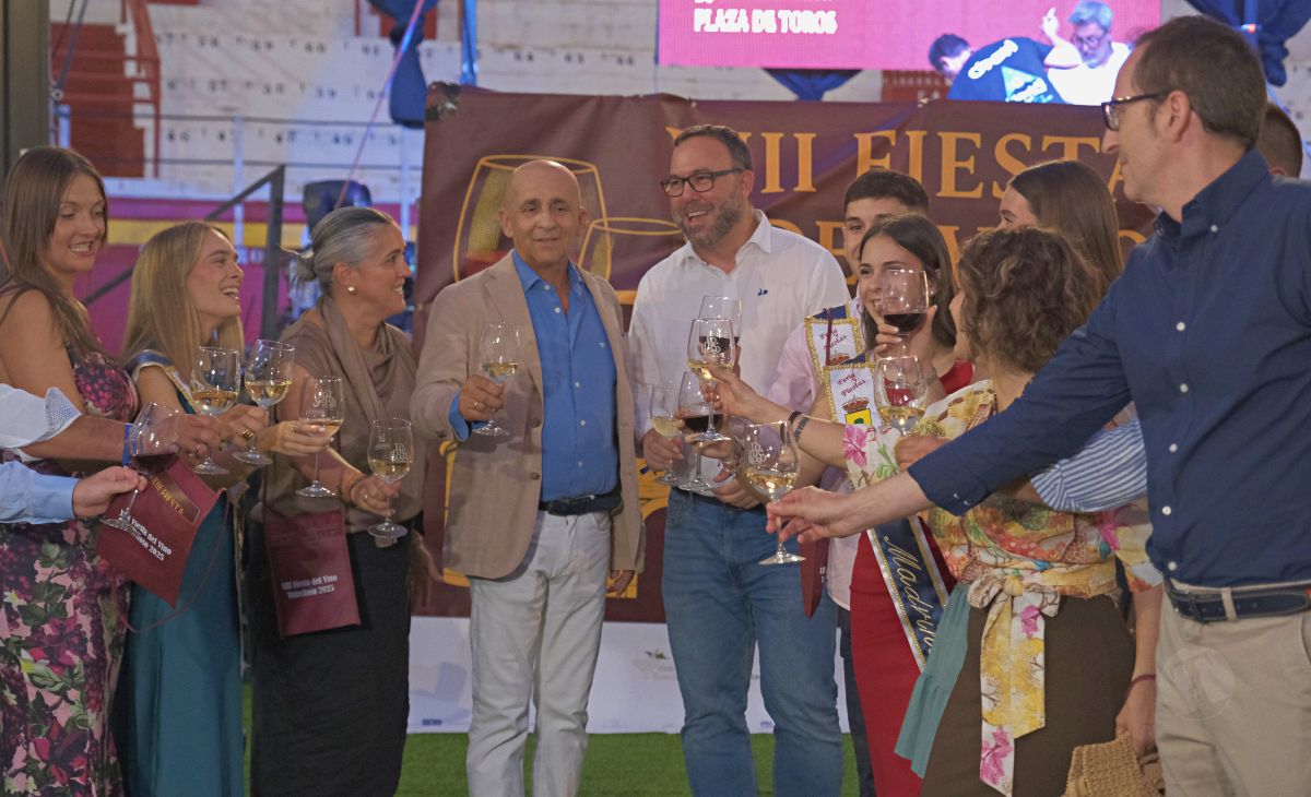 3.000 personas abarrotan la Plaza de Toros en la Fiesta del Vino de Tomelloso