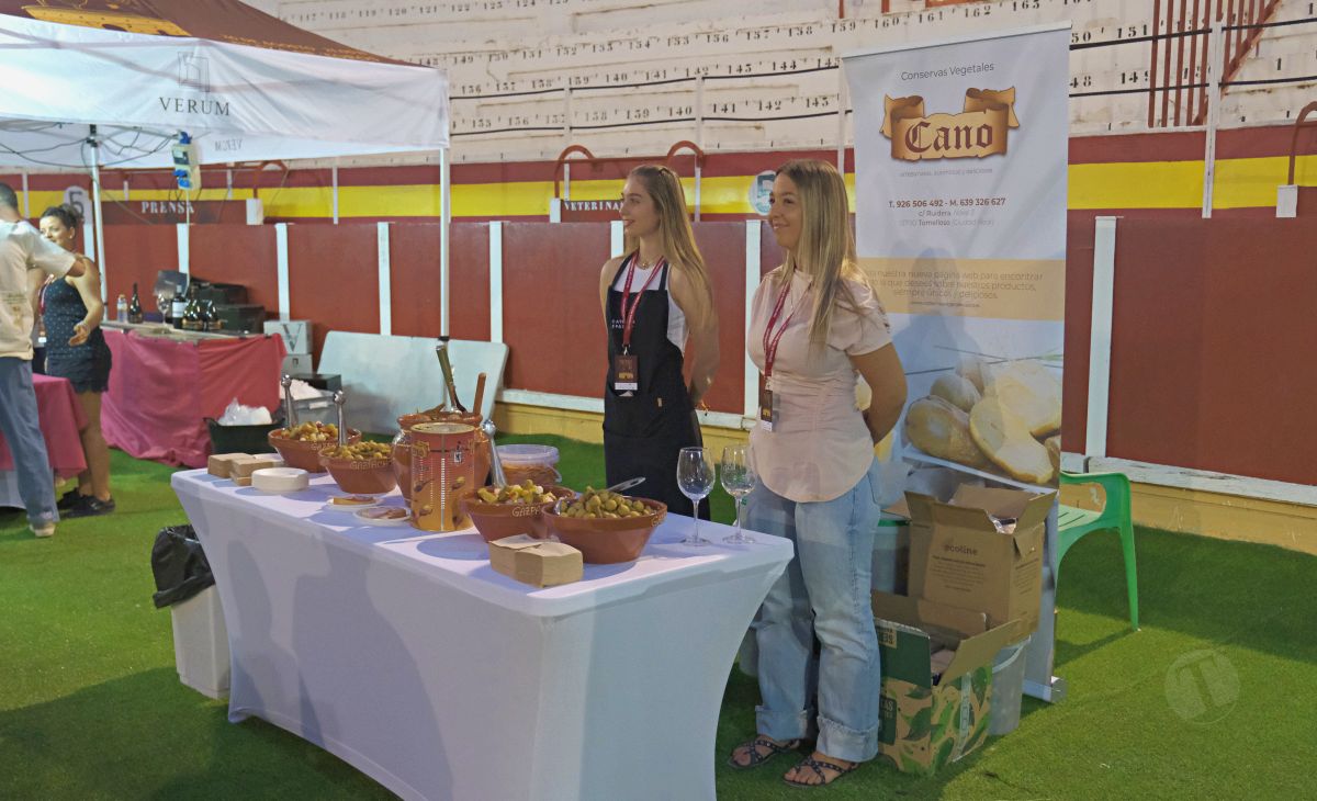 3.000 personas abarrotan la Plaza de Toros en la Fiesta del Vino de Tomelloso