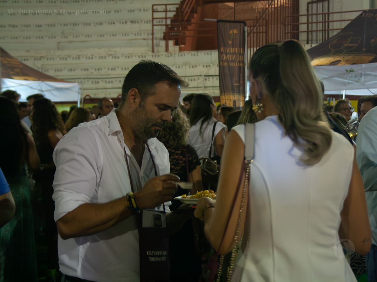 3.000 personas abarrotan la Plaza de Toros en la Fiesta del Vino de Tomelloso