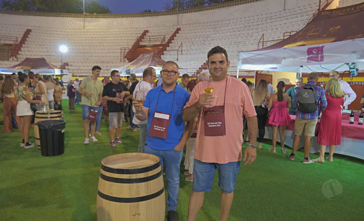 3.000 personas abarrotan la Plaza de Toros en la Fiesta del Vino de Tomelloso