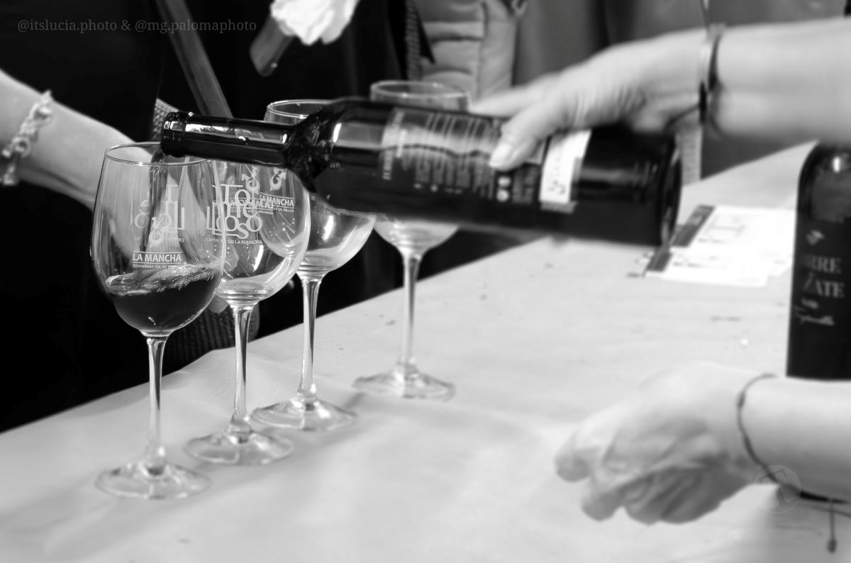 3.000 personas abarrotan la Plaza de Toros en la Fiesta del Vino de Tomelloso