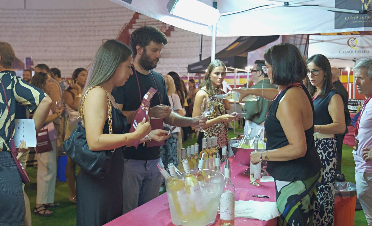 3.000 personas abarrotan la Plaza de Toros en la Fiesta del Vino de Tomelloso