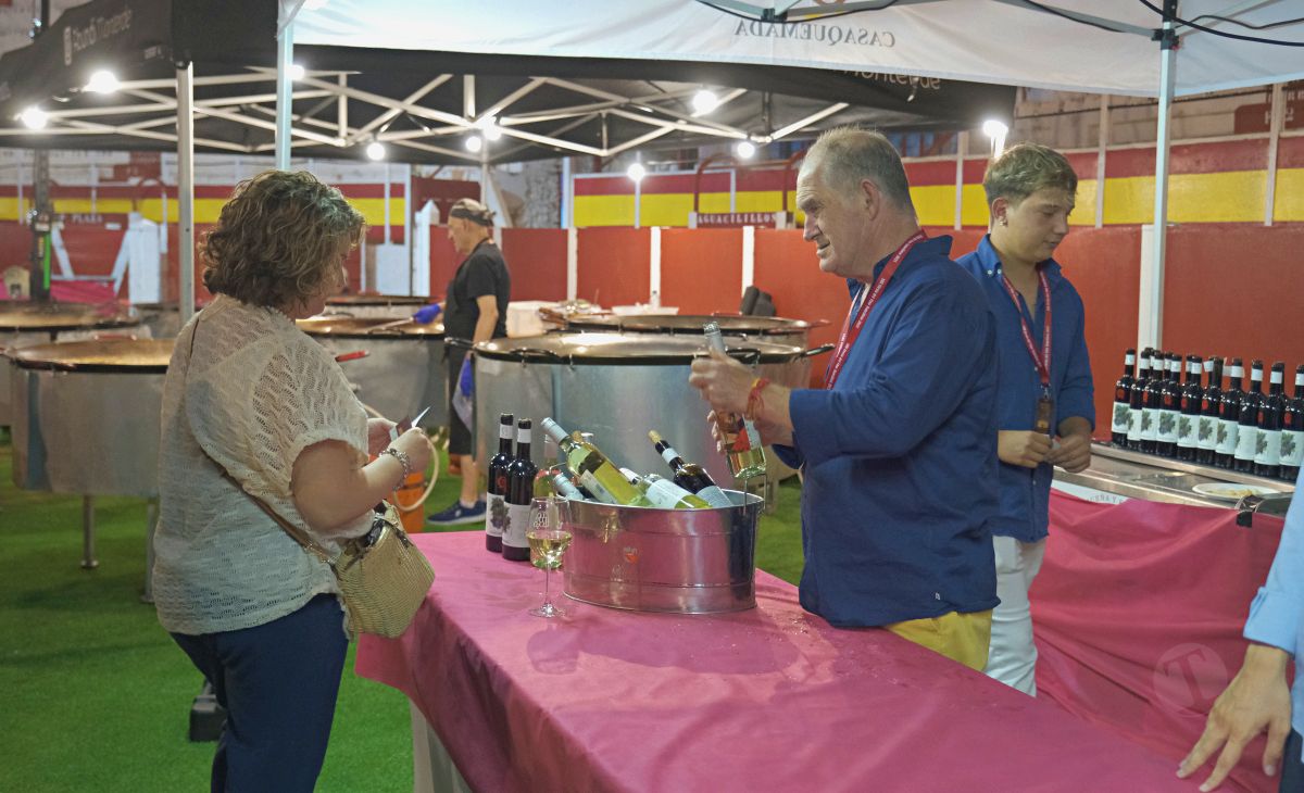 3.000 personas abarrotan la Plaza de Toros en la Fiesta del Vino de Tomelloso