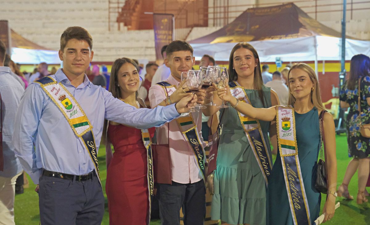 3.000 personas abarrotan la Plaza de Toros en la Fiesta del Vino de Tomelloso