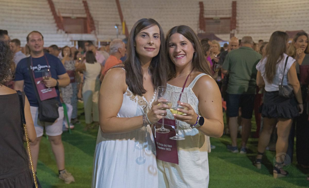 3.000 personas abarrotan la Plaza de Toros en la Fiesta del Vino de Tomelloso