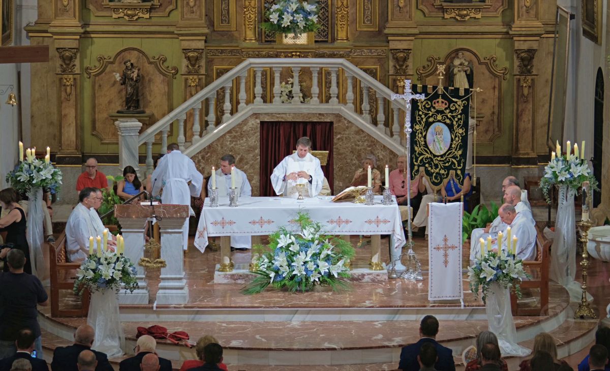 Empieza el Día Grande de Tomelloso con la solemne función religiosa en honor a la Virgen de las Viñas