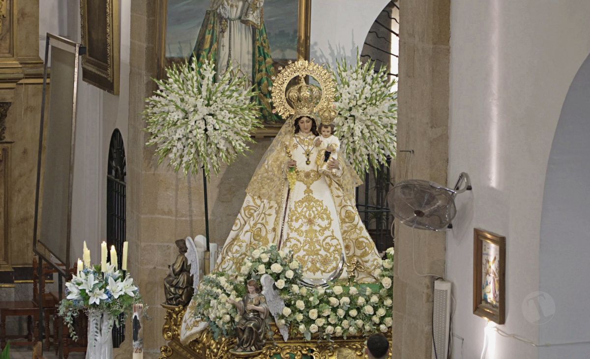 Empieza el Día Grande de Tomelloso con la solemne función religiosa en honor a la Virgen de las Viñas