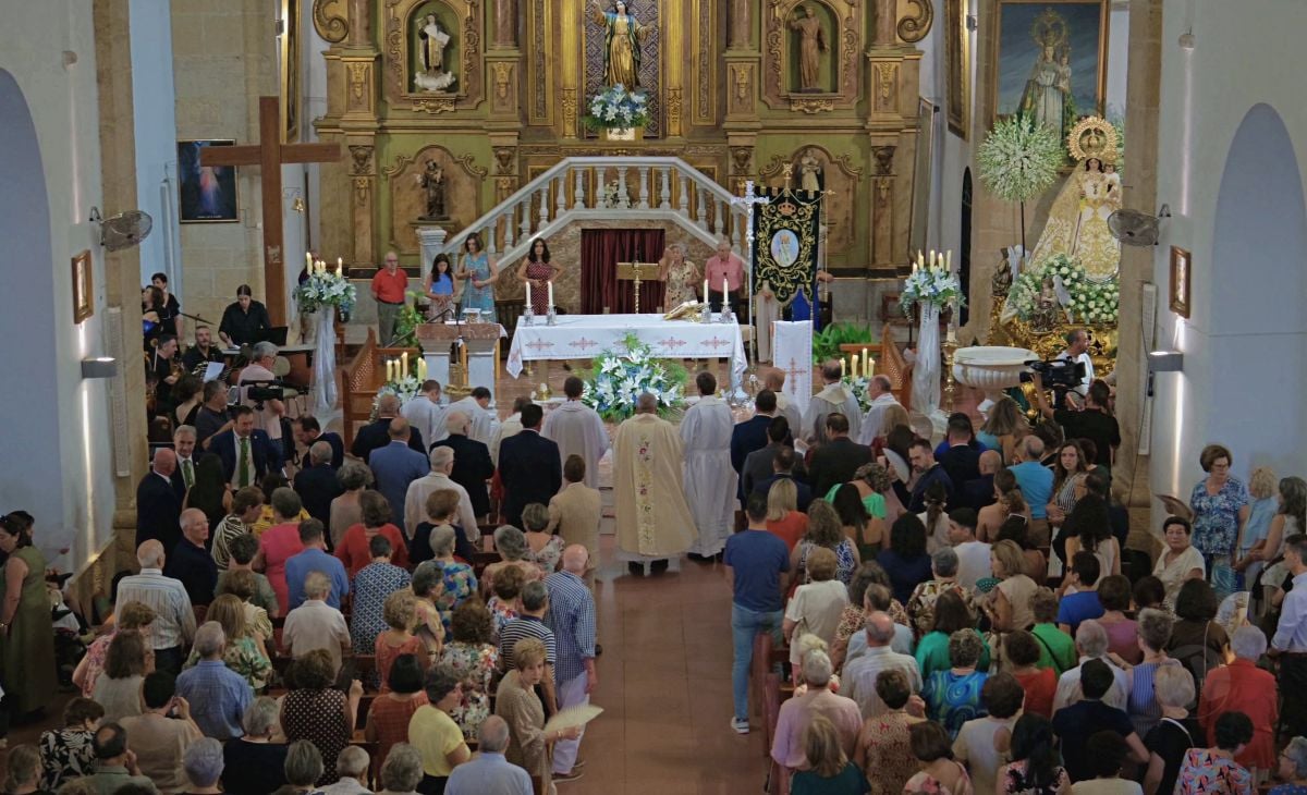 Empieza el Día Grande de Tomelloso con la solemne función religiosa en honor a la Virgen de las Viñas