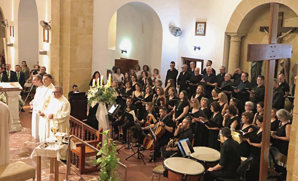 Empieza el Día Grande de Tomelloso con la solemne función religiosa en honor a la Virgen de las Viñas
