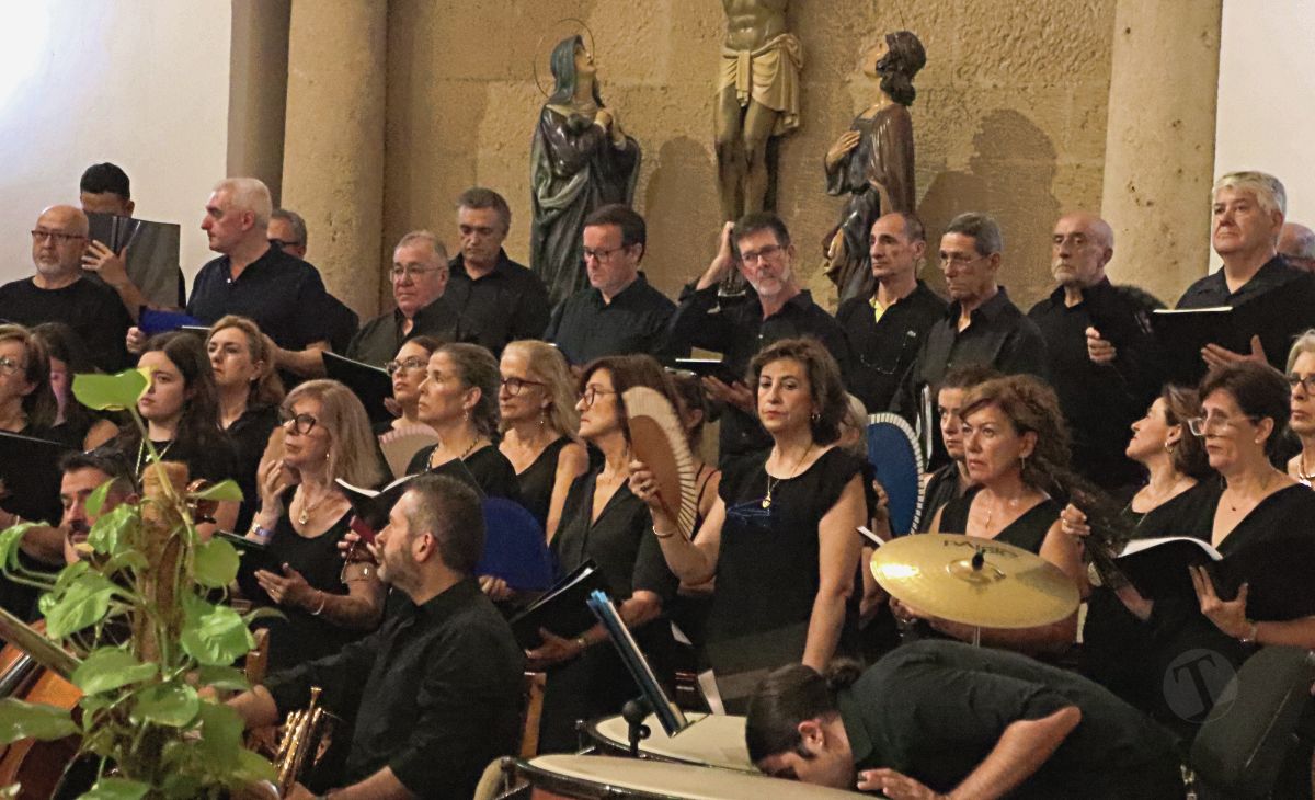 Empieza el Día Grande de Tomelloso con la solemne función religiosa en honor a la Virgen de las Viñas