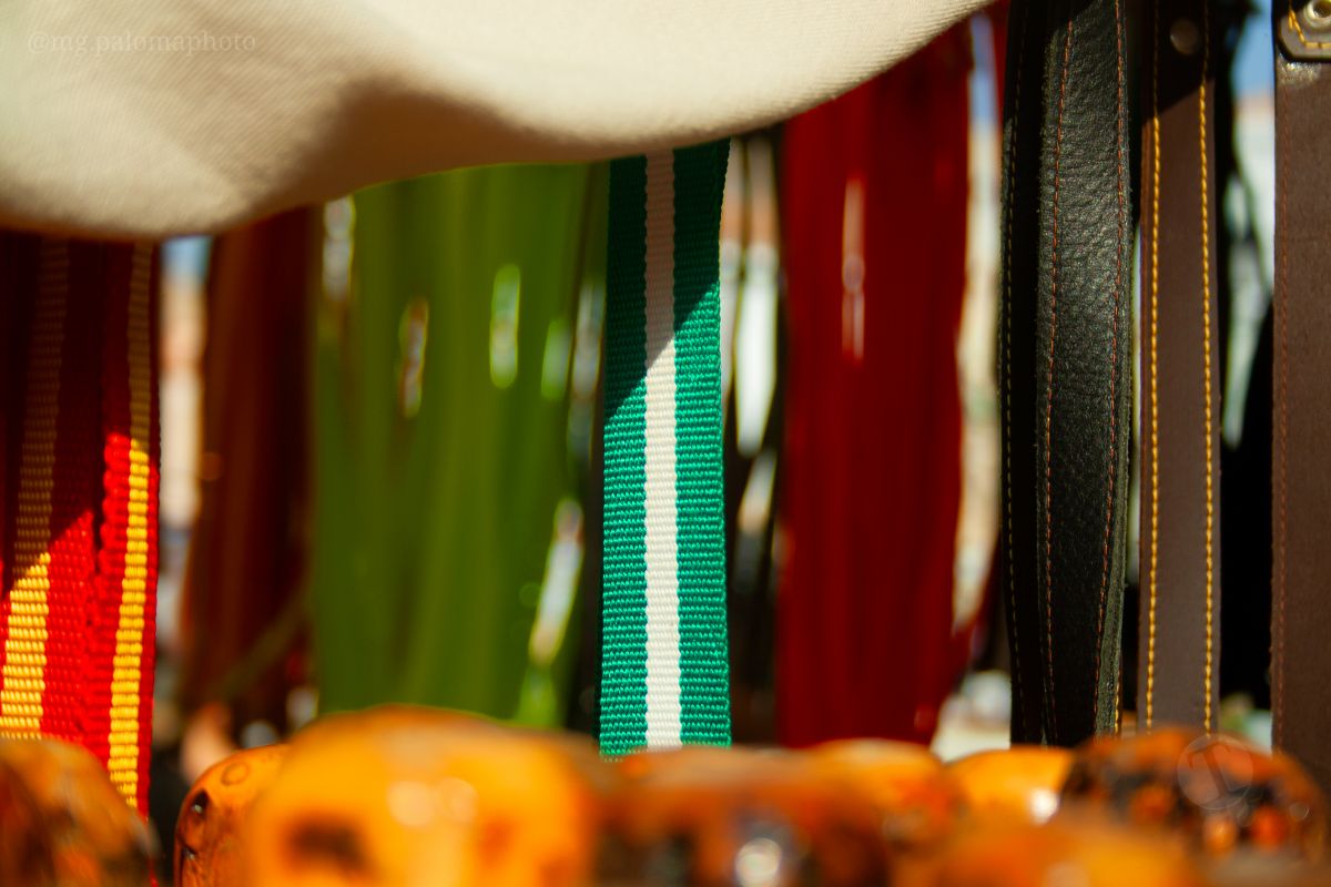 El Mercadillo Tradicional, visto a través de los detalles y el objetivo de la cámara