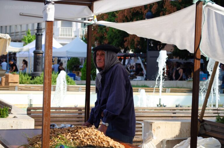 El Mercadillo Tradicional, visto a través de los detalles y el objetivo de la cámara