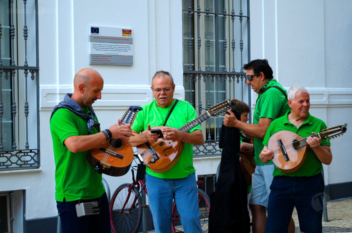 El Mercadillo Tradicional, visto a través de los detalles y el objetivo de la cámara