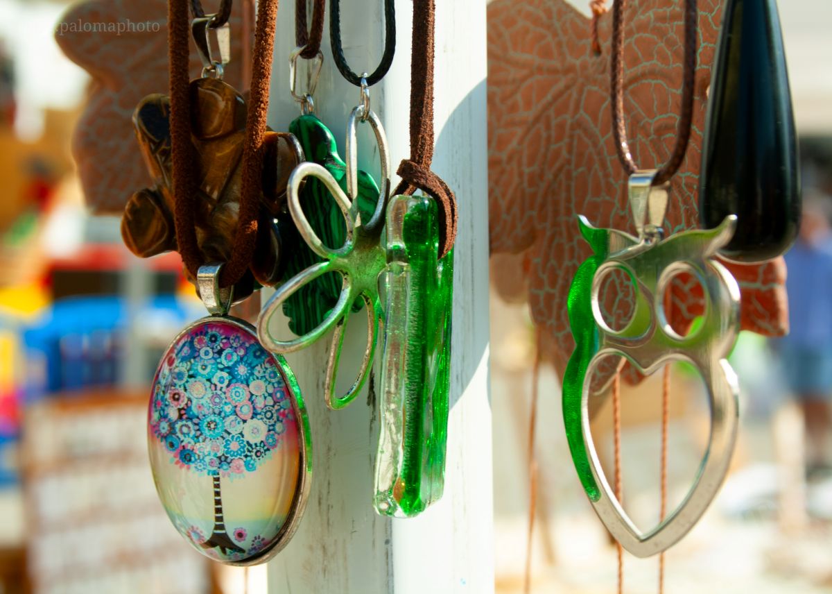 El Mercadillo Tradicional, visto a través de los detalles y el objetivo de la cámara