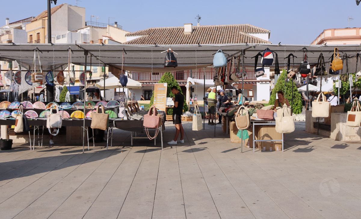 El Mercadillo Tradicional celebra su XIX edición con más de 60 puestos en la Feria de Tomelloso