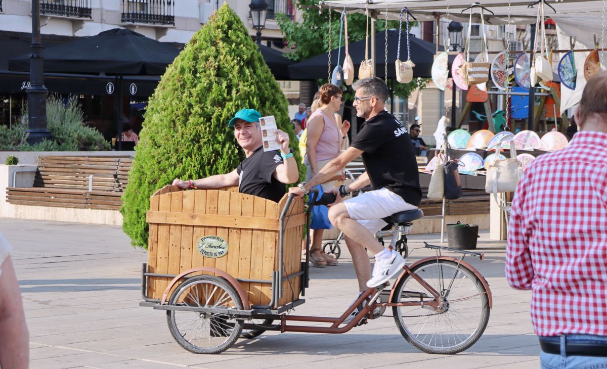 El Mercadillo Tradicional celebra su XIX edición con más de 60 puestos en la Feria de Tomelloso