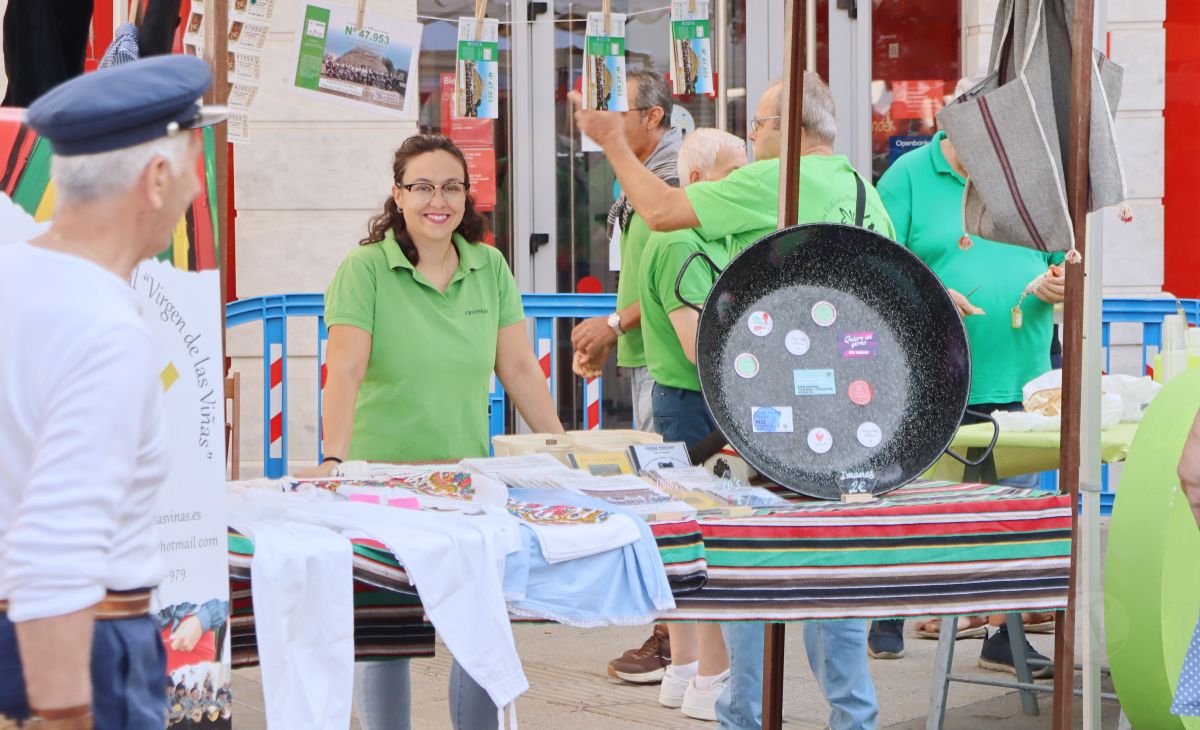 El Mercadillo Tradicional celebra su XIX edición con más de 60 puestos en la Feria de Tomelloso