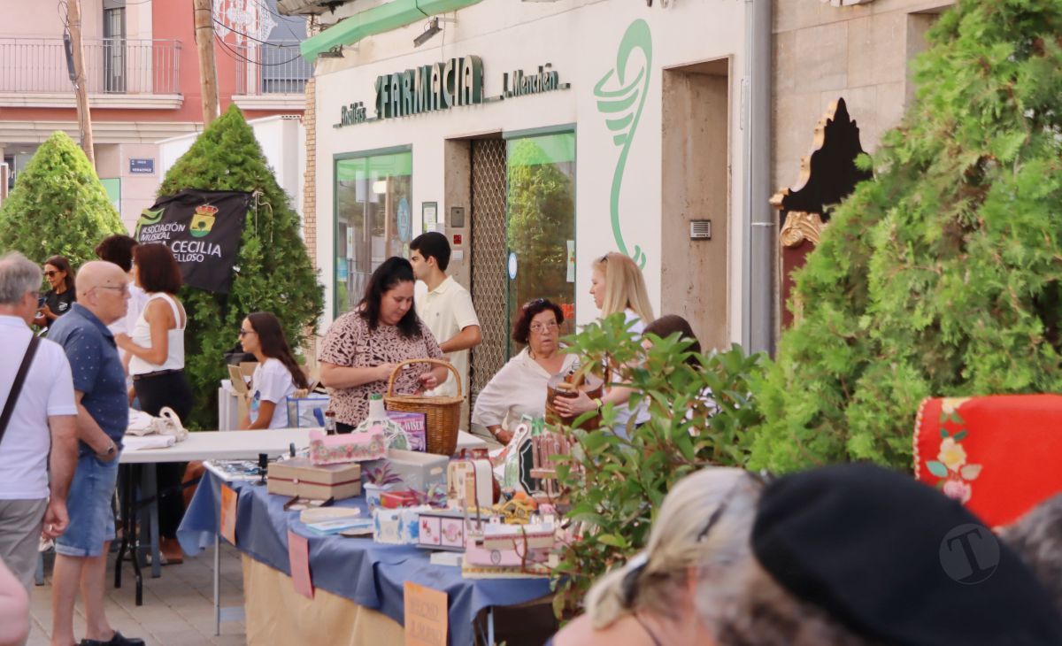 El Mercadillo Tradicional celebra su XIX edición con más de 60 puestos en la Feria de Tomelloso