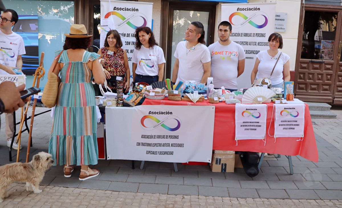 El Mercadillo Tradicional celebra su XIX edición con más de 60 puestos en la Feria de Tomelloso
