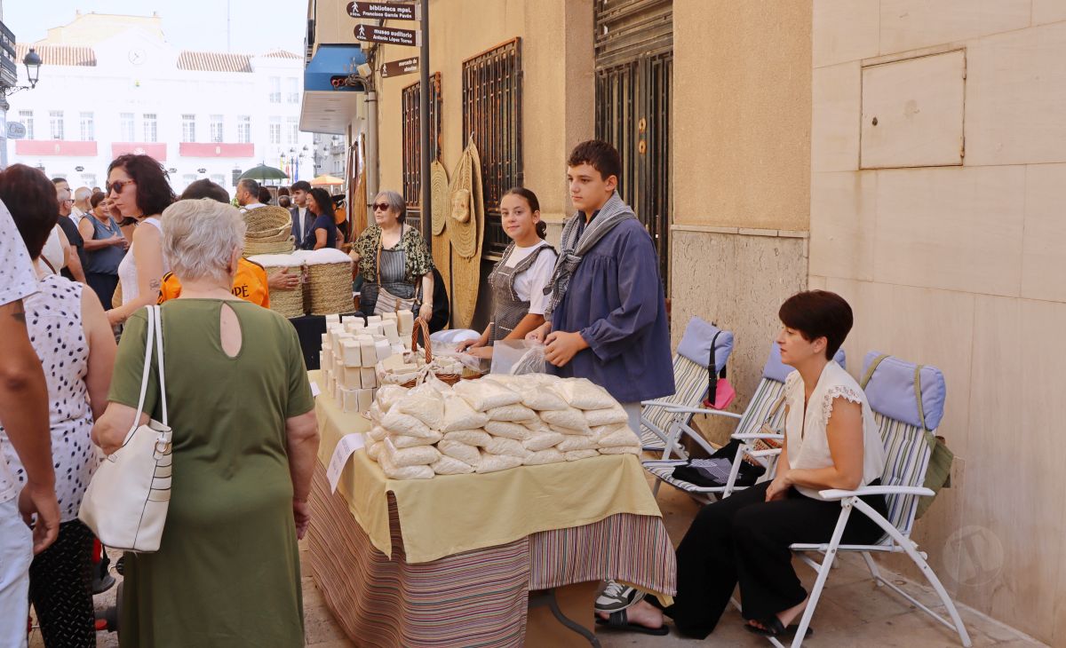 El Mercadillo Tradicional celebra su XIX edición con más de 60 puestos en la Feria de Tomelloso
