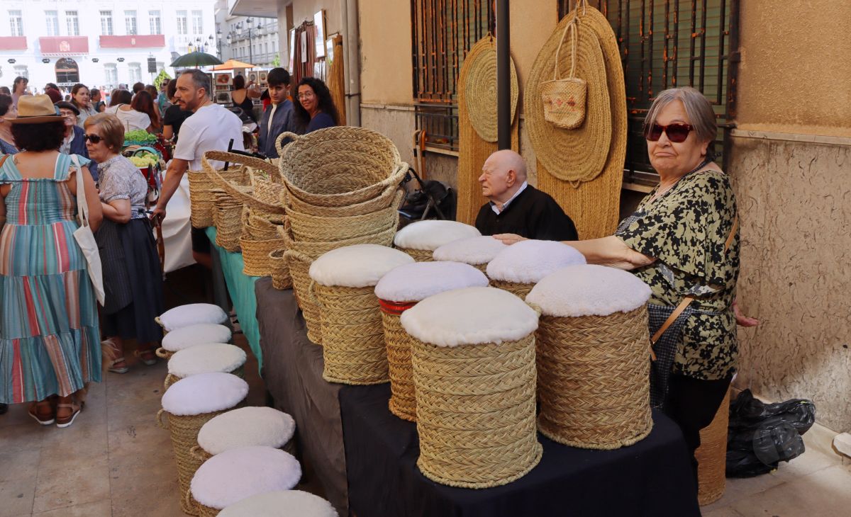 El Mercadillo Tradicional celebra su XIX edición con más de 60 puestos en la Feria de Tomelloso