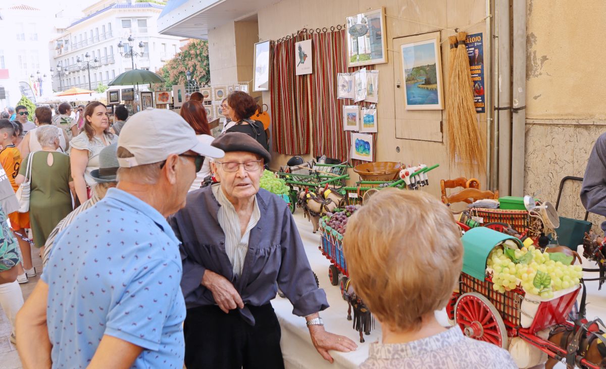 El Mercadillo Tradicional celebra su XIX edición con más de 60 puestos en la Feria de Tomelloso