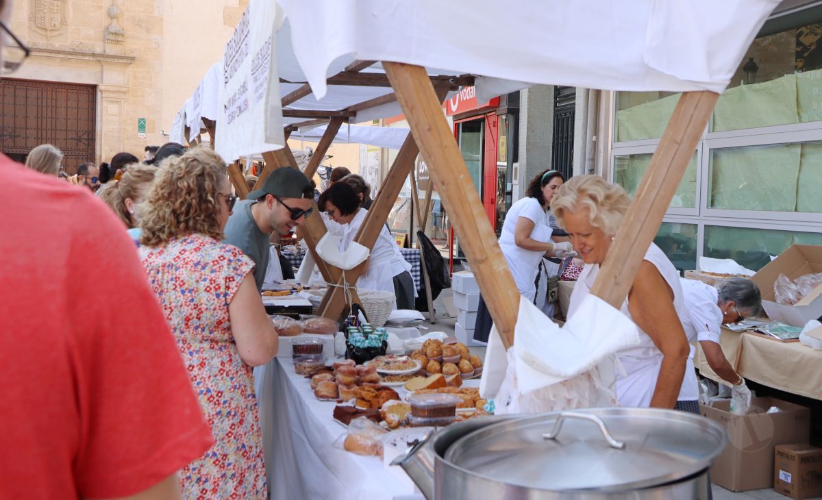 El Mercadillo Tradicional celebra su XIX edición con más de 60 puestos en la Feria de Tomelloso