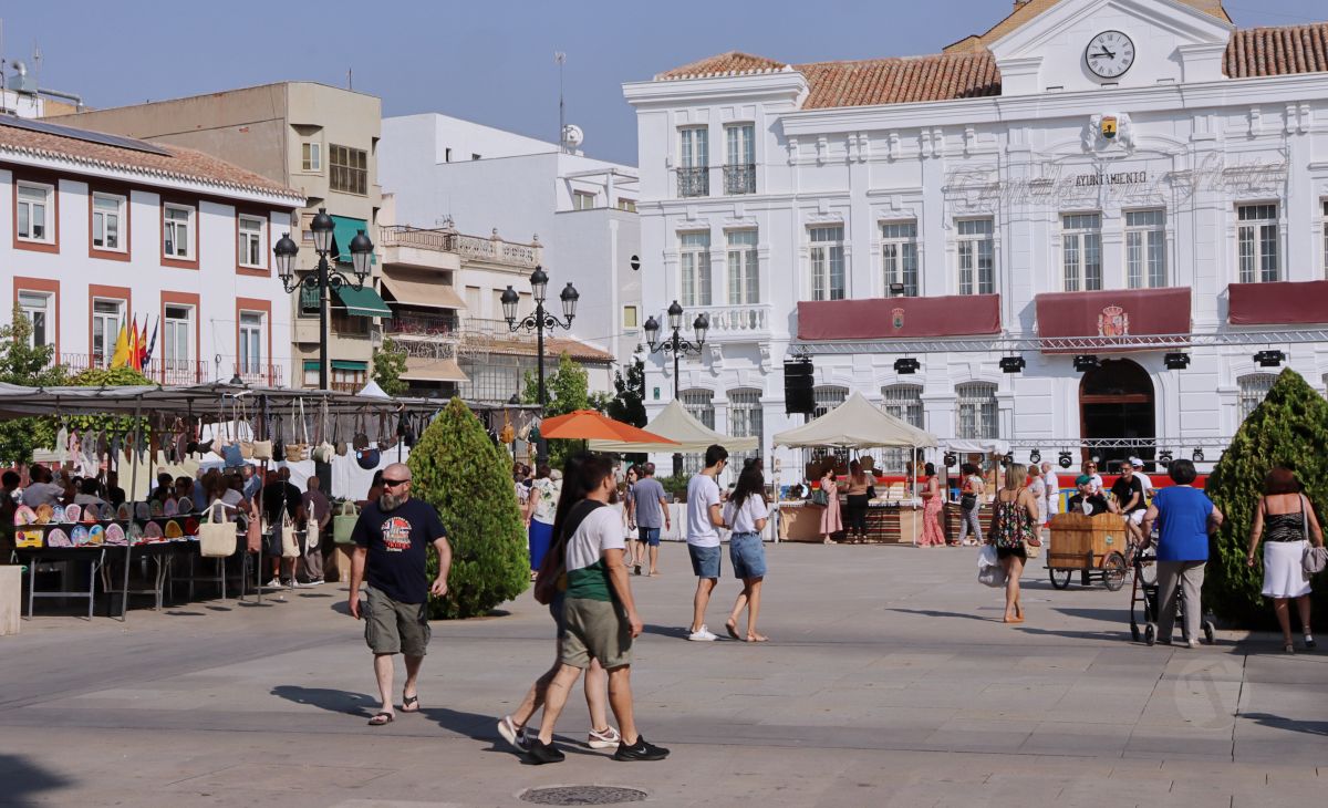 El Mercadillo Tradicional celebra su XIX edición con más de 60 puestos en la Feria de Tomelloso