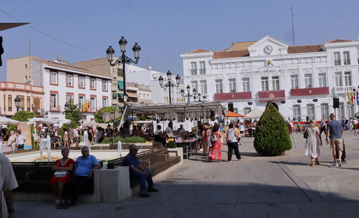 El Mercadillo Tradicional celebra su XIX edición con más de 60 puestos en la Feria de Tomelloso