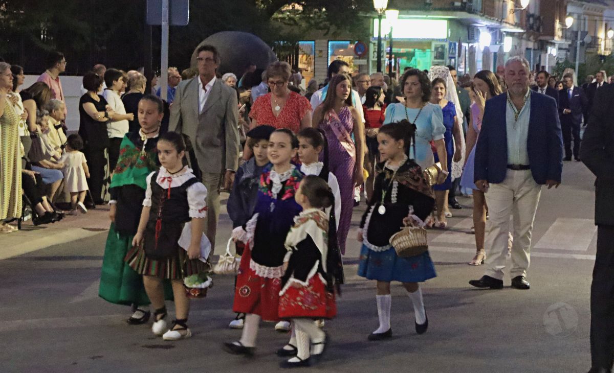 Tomelloso acompaña en procesión a la Virgen de las Viñas por sus calles