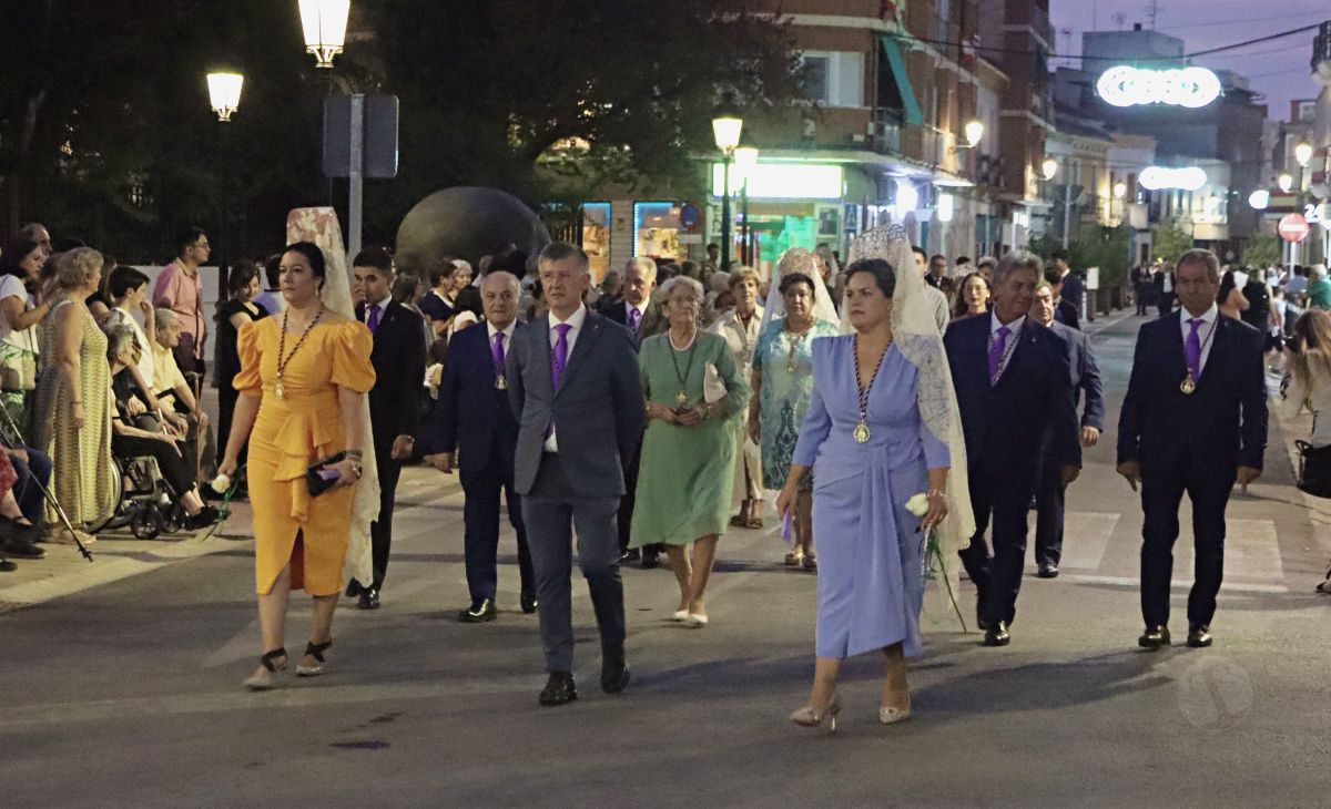 Tomelloso acompaña en procesión a la Virgen de las Viñas por sus calles