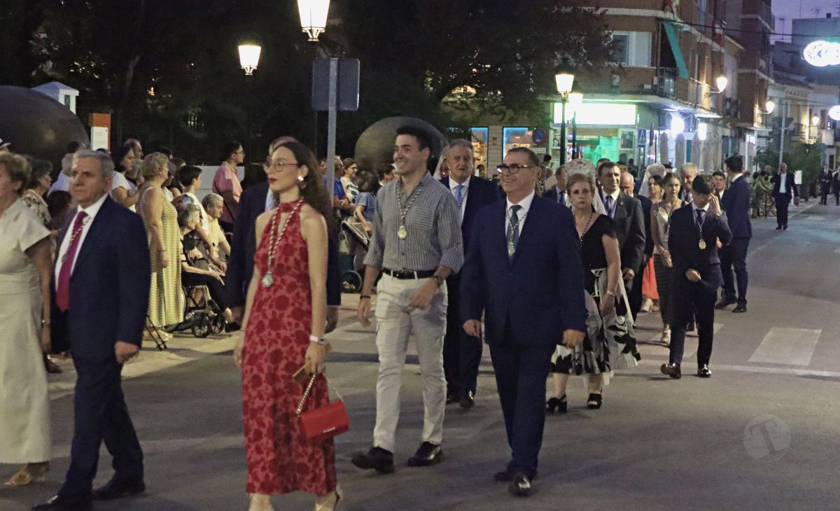 Tomelloso acompaña en procesión a la Virgen de las Viñas por sus calles