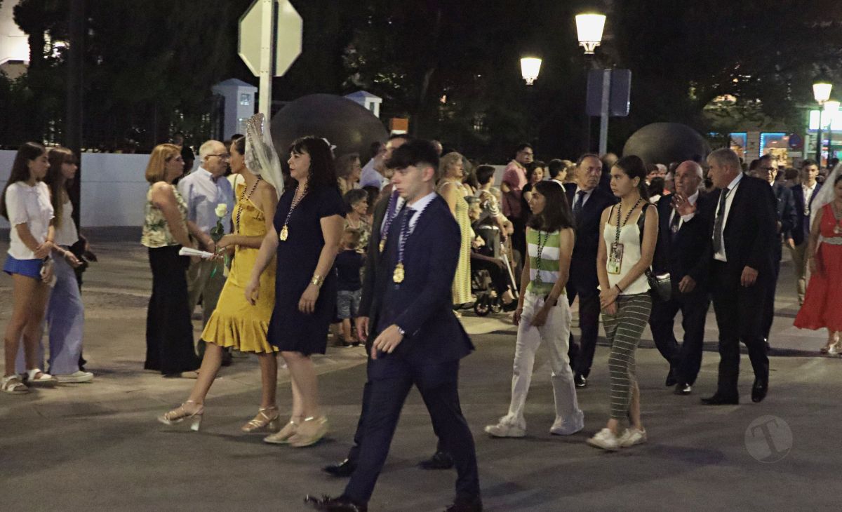 Tomelloso acompaña en procesión a la Virgen de las Viñas por sus calles