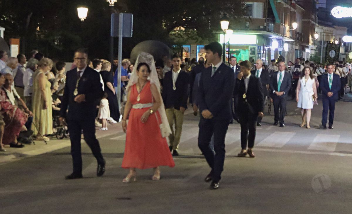 Tomelloso acompaña en procesión a la Virgen de las Viñas por sus calles