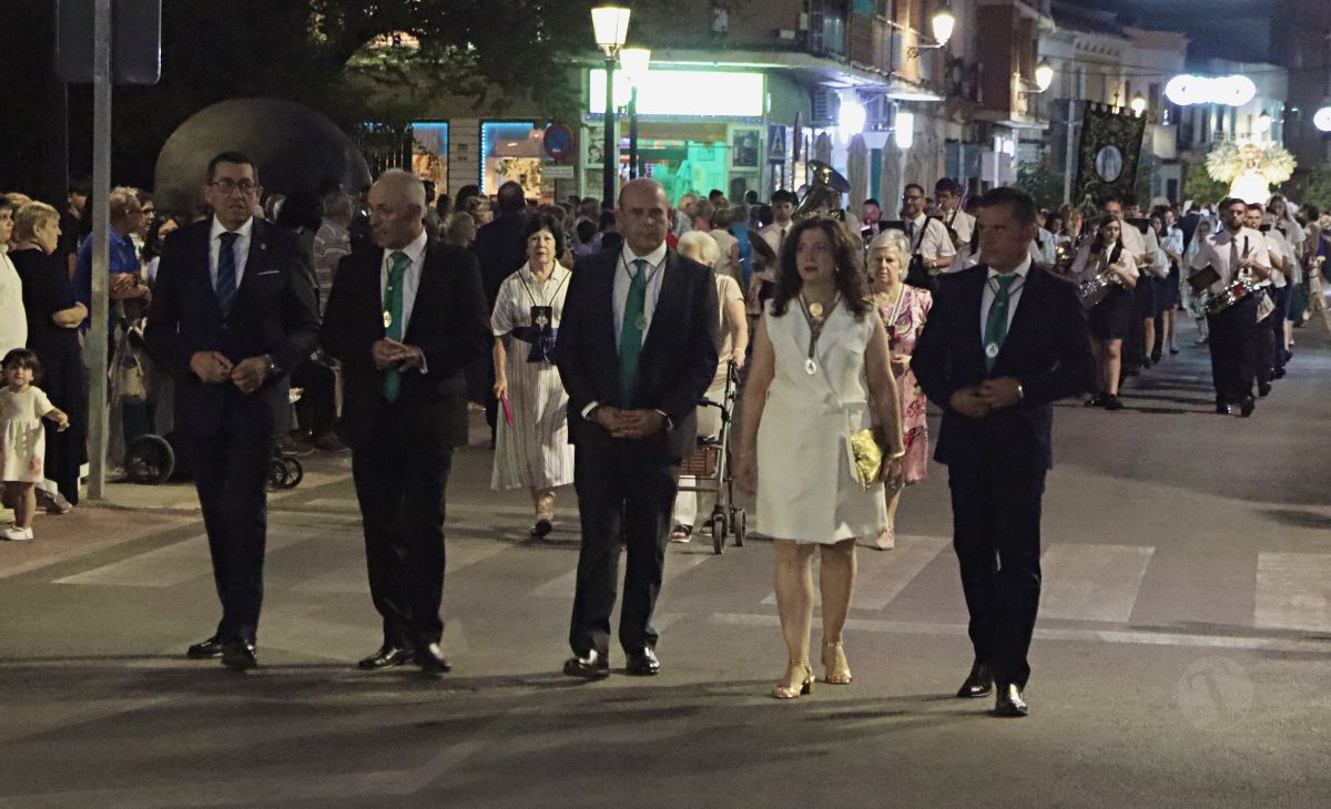 Tomelloso acompaña en procesión a la Virgen de las Viñas por sus calles