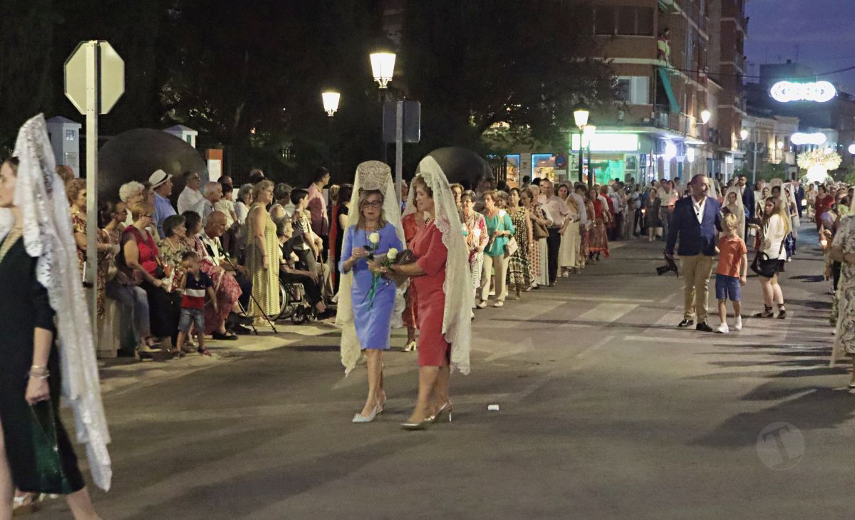 Tomelloso acompaña en procesión a la Virgen de las Viñas por sus calles