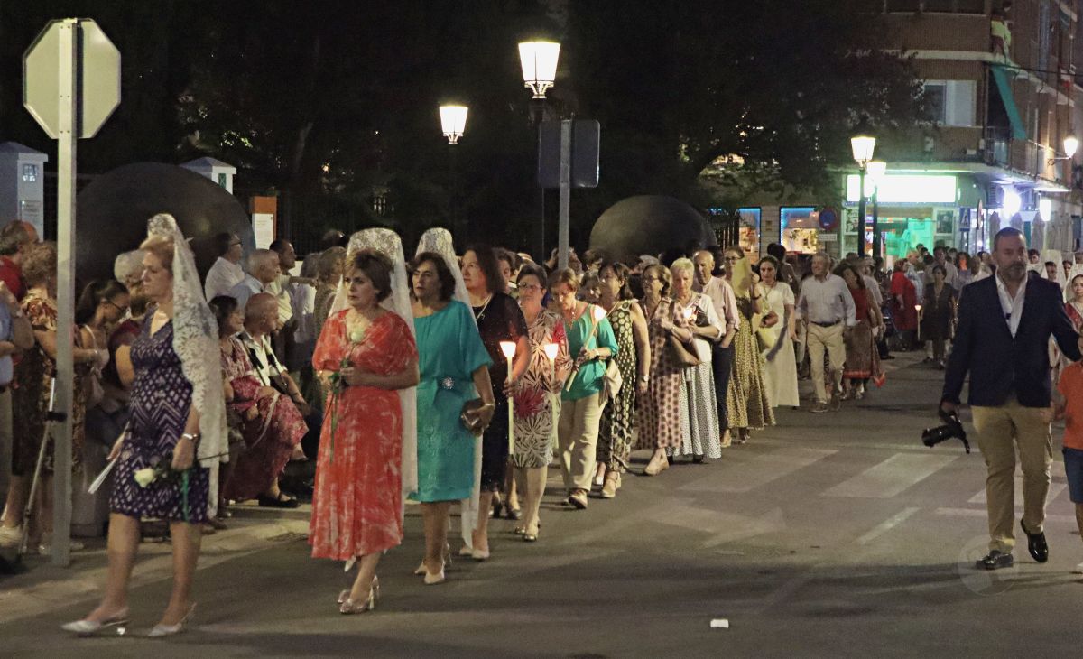 Tomelloso acompaña en procesión a la Virgen de las Viñas por sus calles