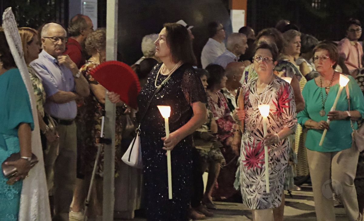 Tomelloso acompaña en procesión a la Virgen de las Viñas por sus calles