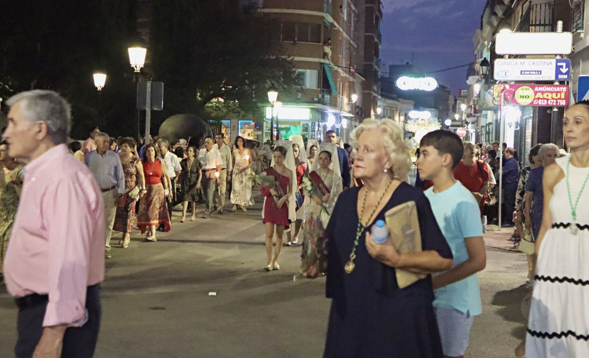 Tomelloso acompaña en procesión a la Virgen de las Viñas por sus calles