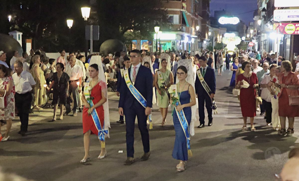 Tomelloso acompaña en procesión a la Virgen de las Viñas por sus calles