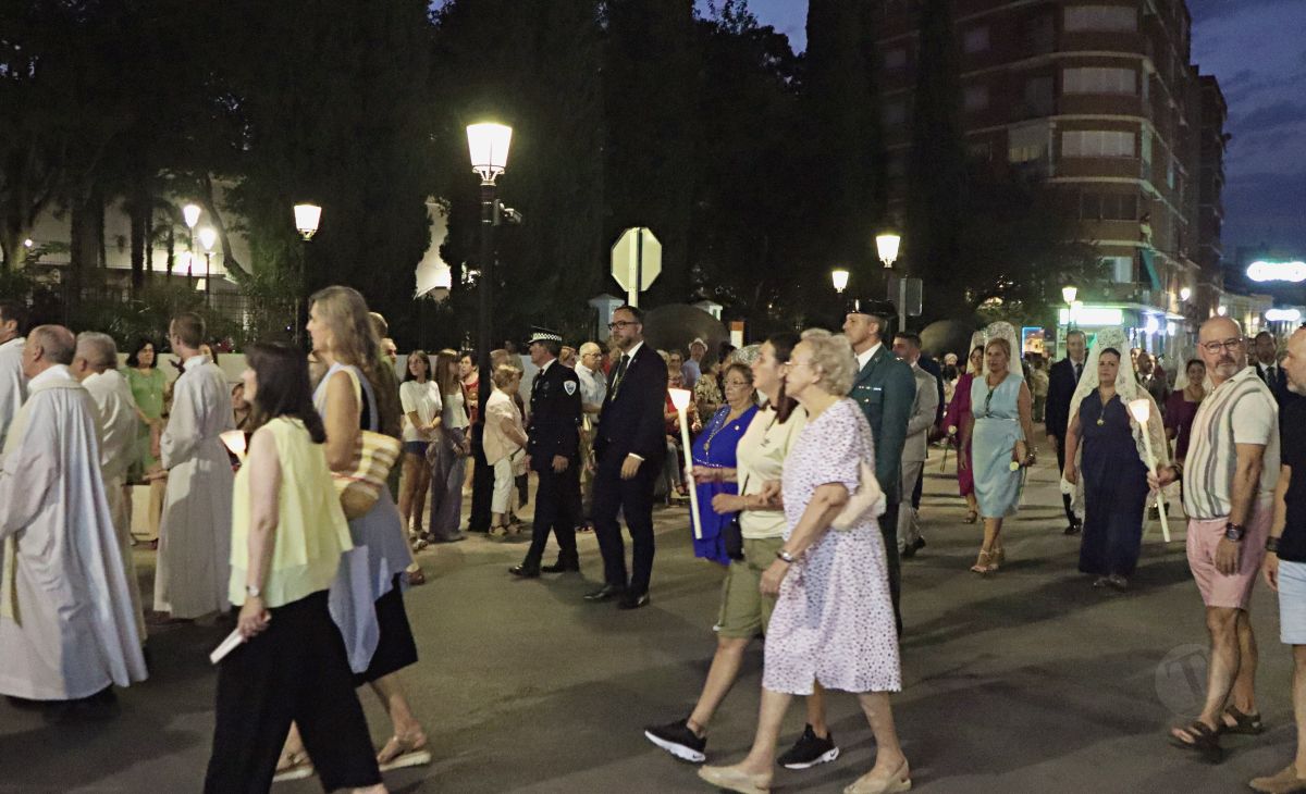 Tomelloso acompaña en procesión a la Virgen de las Viñas por sus calles