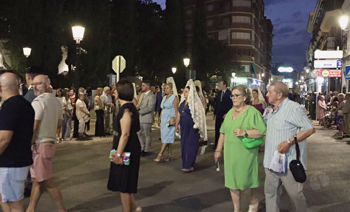 Tomelloso acompaña en procesión a la Virgen de las Viñas por sus calles