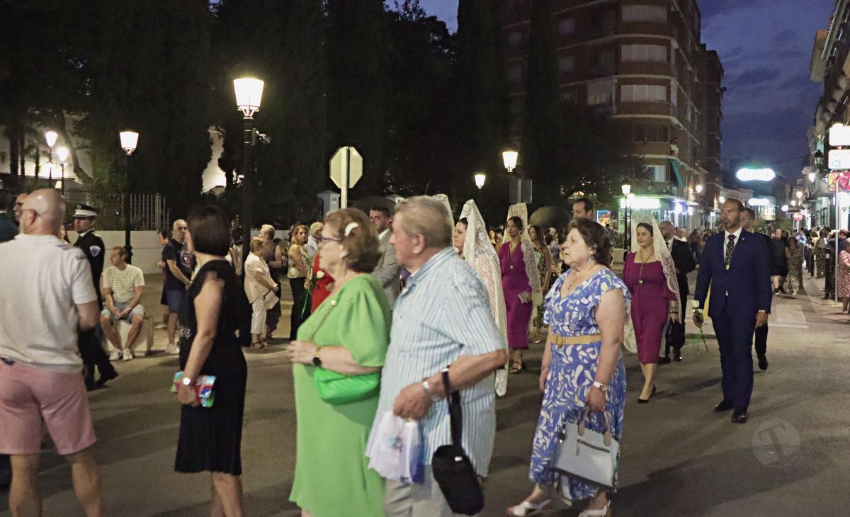 Tomelloso acompaña en procesión a la Virgen de las Viñas por sus calles