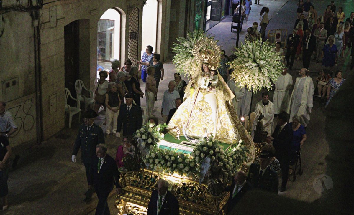 Tomelloso acompaña en procesión a la Virgen de las Viñas por sus calles